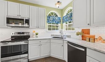 614 Whispering Willows Ct, Ballwin, MO 63021