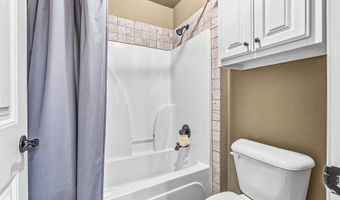 2711 SE 7Th St, Bentonville, AR 72712