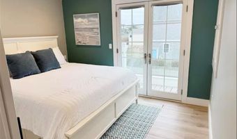 21 Warren Ave 21, Middletown, RI 02842