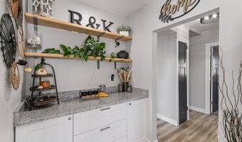 705 17th Ave SW, Altoona, IA 50009