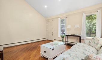 930 N Main Rd, Jamestown, RI 02835