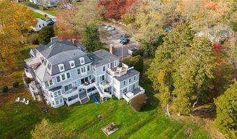 44 Bliss Mine Rd 4, Middletown, RI 02842