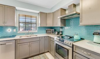 1640 Juno Trl 102A, Astor, FL 32102