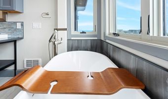 2485 BEACH LOOP Dr, Bandon, OR 97411