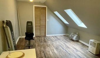 12 Pine Hill Dr, Bath, ME 04530