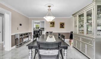 20 Regency Way, Manalapan, NJ 07726