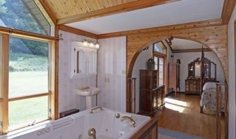 213 Patterson Creek Dr, Alderson, WV 24910