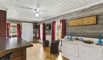 8 Cross St, Andover, ME 04216