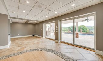 20484 Lake Rd, Abingdon, VA 24211