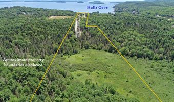 18 Hamor Ln, Bar Harbor, ME 04609