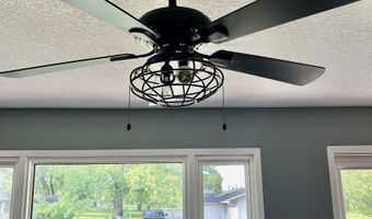 121 H Ave W, Albia, IA 52531
