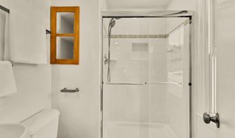 8407 GEORGIAN Way, Annandale, VA 22003