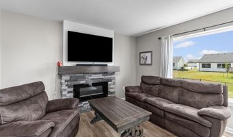 1924 17th St SE, Altoona, IA 50009