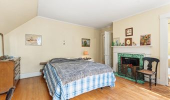 28 Chapel St, Augusta, ME 04330