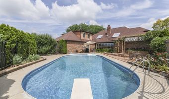 1521 Secretariat Ln, Indianapolis, IN 46217