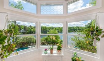 40 Hemlock Ave, Andover, NJ 07860