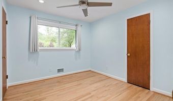 9026 MCNAIR Dr, Alexandria, VA 22309