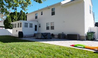 1008 Anchor Ave, Beachwood, NJ 08722