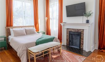 201 W 33rd St, Savannah, GA 31401