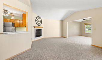 2100 Burr Oak Dr Ln B, Austin, MN 55912