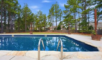 107 Walkabout Dr, Aberdeen, NC 28315