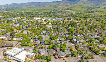 574 E Main St, Ashland, OR 97520