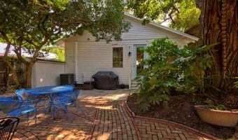 241 Washington St, Bay St. Louis, MS 39520