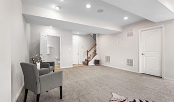 25741 CLAIRMONT MANOR Sq, Aldie, VA 20105