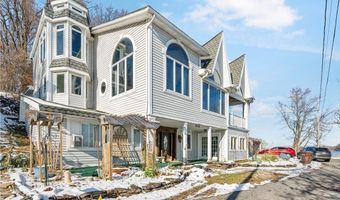 584 Apple Dr, Akron, OH 44319