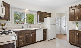 2406 N Lafayette St, Arlington Heights, IL 60004