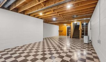 2700 N LILLIAN Ct, Appleton, WI 54911
