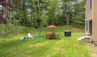 71 Phillips Ln, Glocester, RI 02814