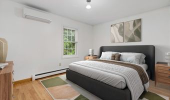 8 Chesterfield Dr, Concord, NH 03301