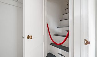 5621 HUNTINGTON Pkwy, Bethesda, MD 20814