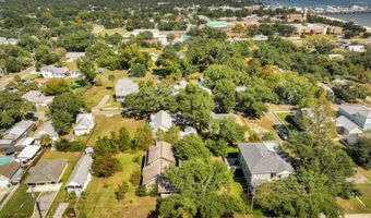 119 Washington St, Bay St. Louis, MS 39520