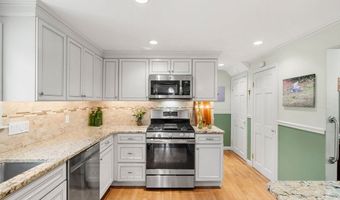 9 Good St, Billerica, MA 01821