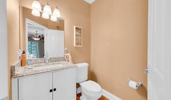 928 Seaman Ave, Beachwood, NJ 08722