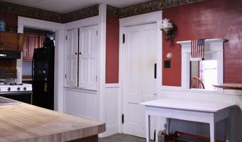 127 Main St, Cambridge, VT 05464