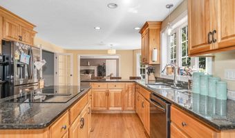 7 Oak Ridge Dr, Atkinson, NH 03811