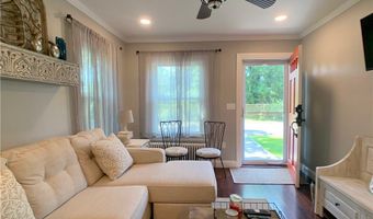 18 Sylvan St, Newport, RI 02840