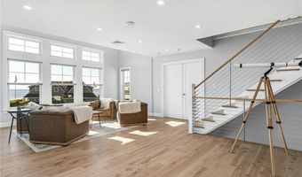 1046 Ocean Rd, Narragansett, RI 02882