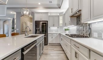 4936 N Prestwick Ave, Bel Aire, KS 67226