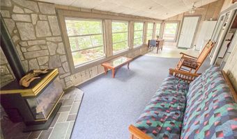 490 Courthouse Ln, Burrillville, RI 02859