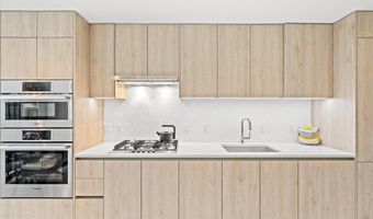 1201 N ROYAL St 214, Alexandria, VA 22314