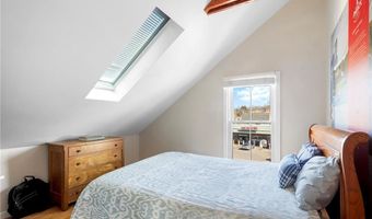 3 Carroll Ave, Newport, RI 02840