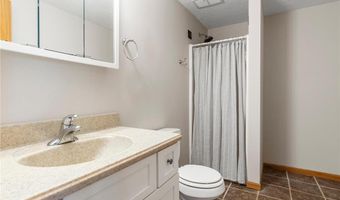 1126 Benjamin Dr, Alexandria, MN 56308