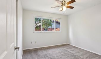 117 Old Oaks Dr, Ballwin, MO 63011