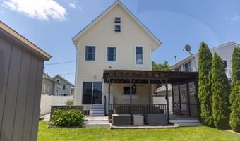 18 Waverly Rd, Branford, CT 06405