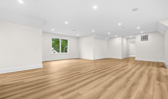 1905 N TAYLOR St, Arlington, VA 22207