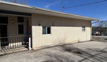304 S Market St, Alton, MO 65606